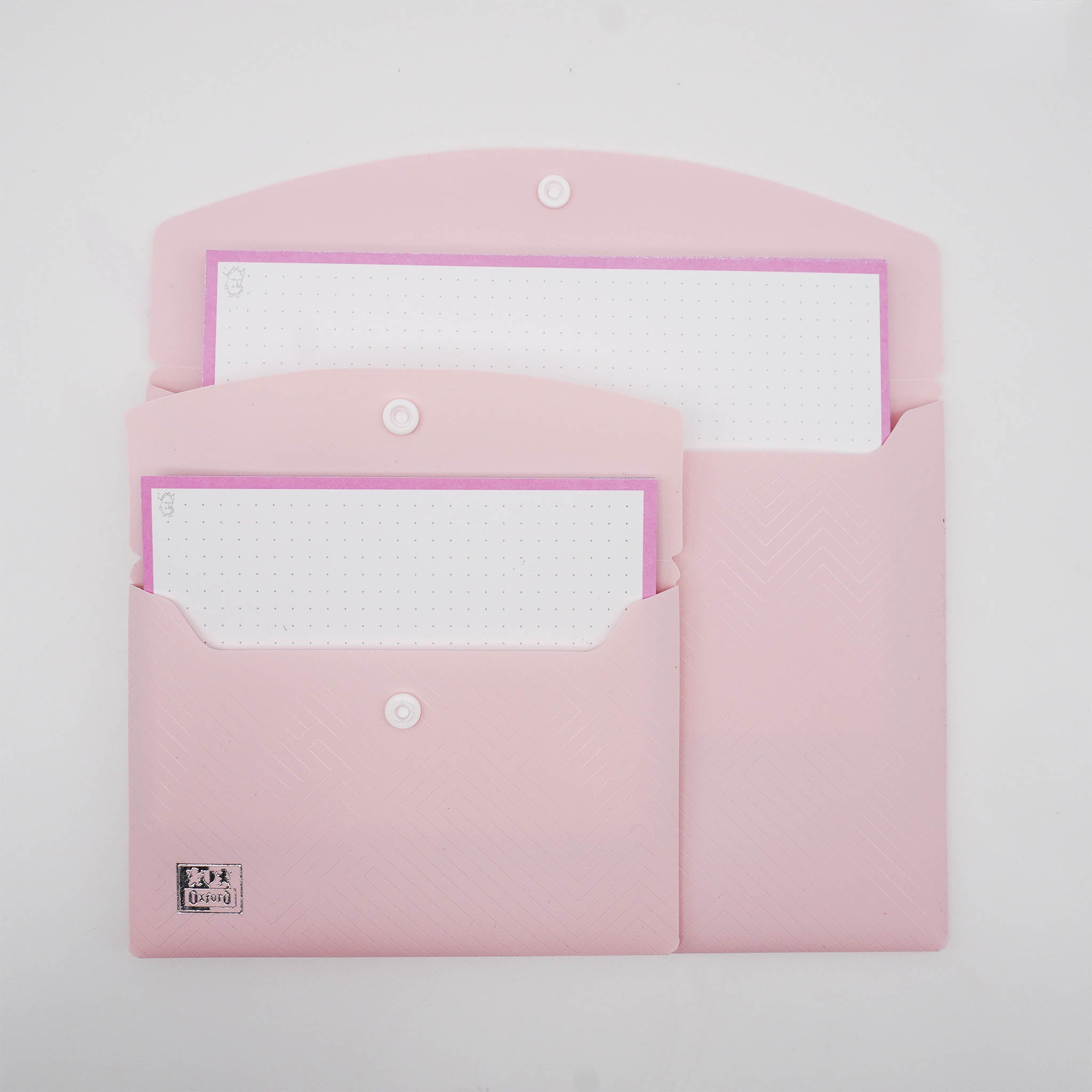 Leitner Flashcards A6 Pastel Dotted pink lifestyle 5