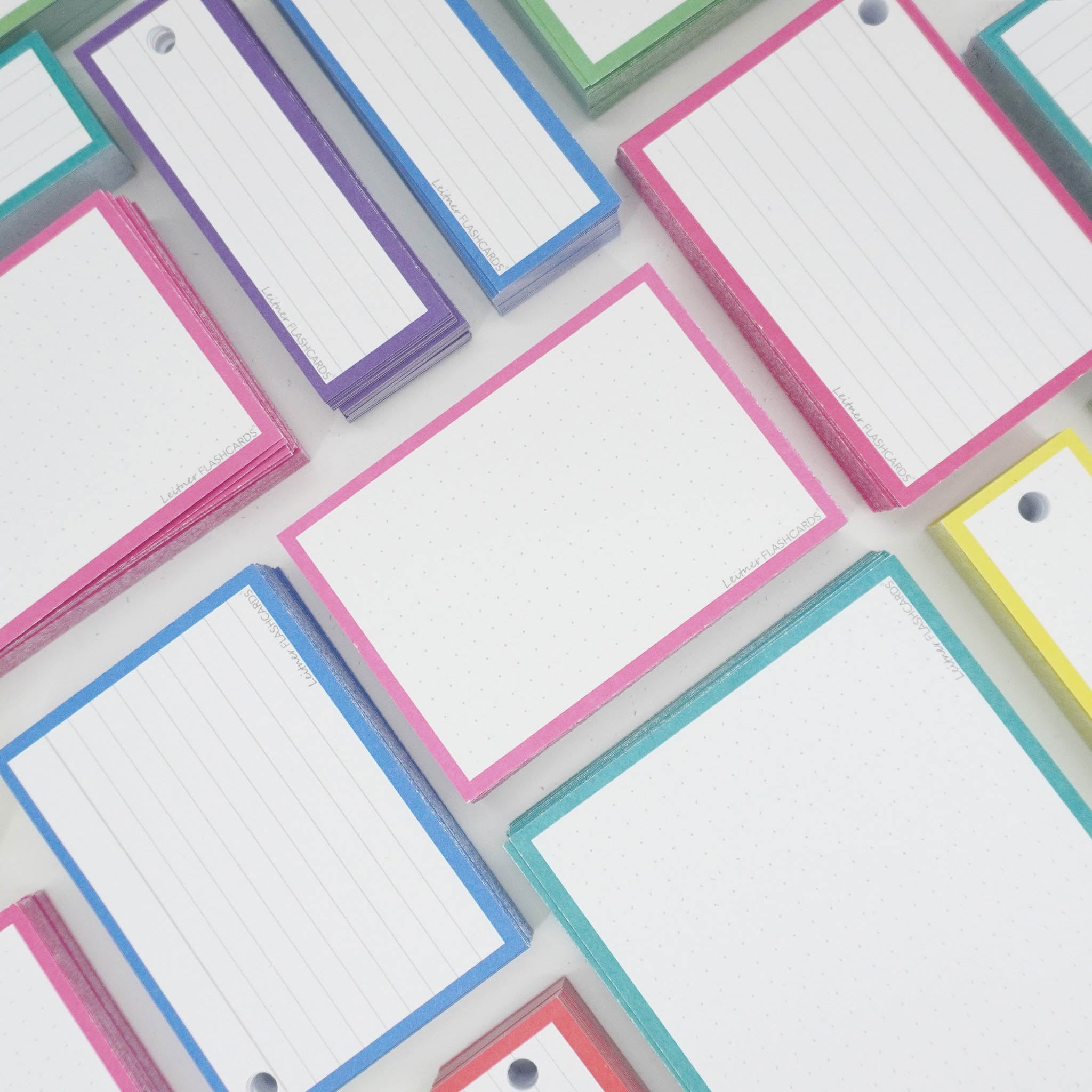 Leitner Flashcards A7 Classic Dotted pink lifestyle