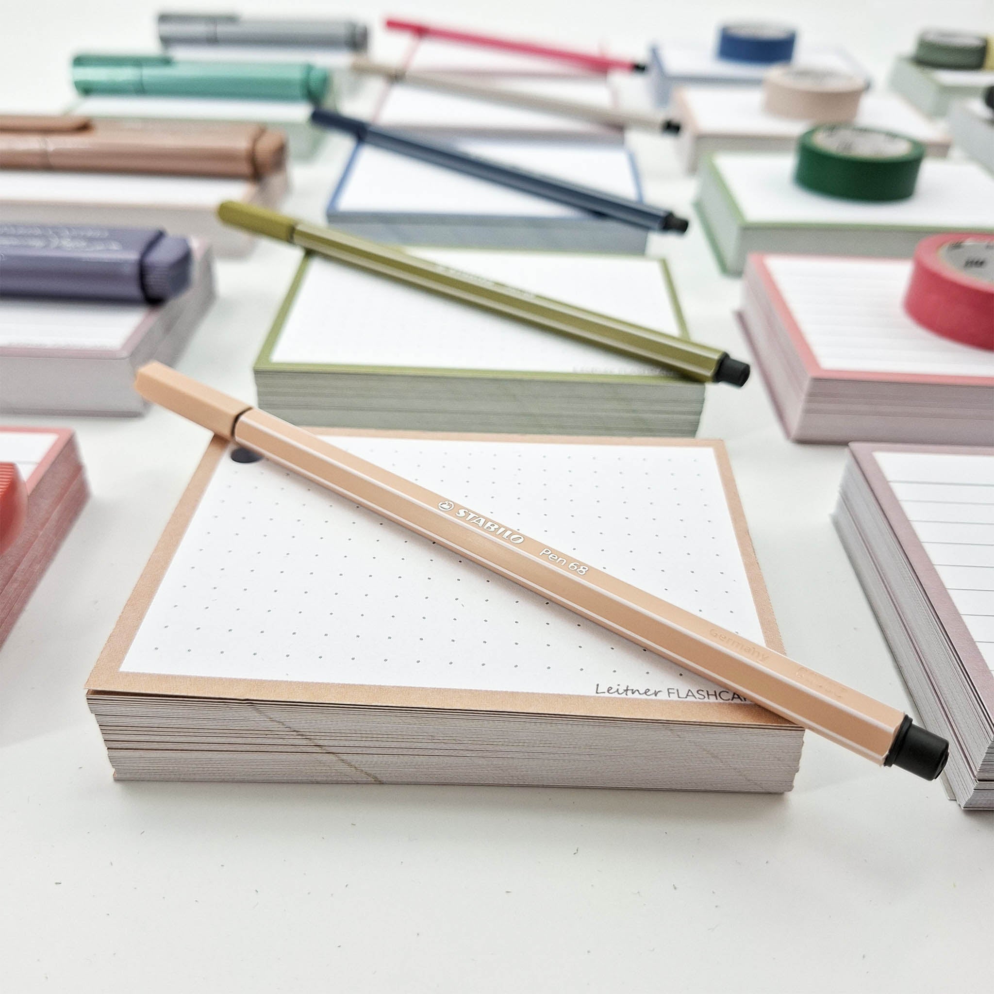 Leitner Flashcards A7 Earth Dotted sand lifestyle 2