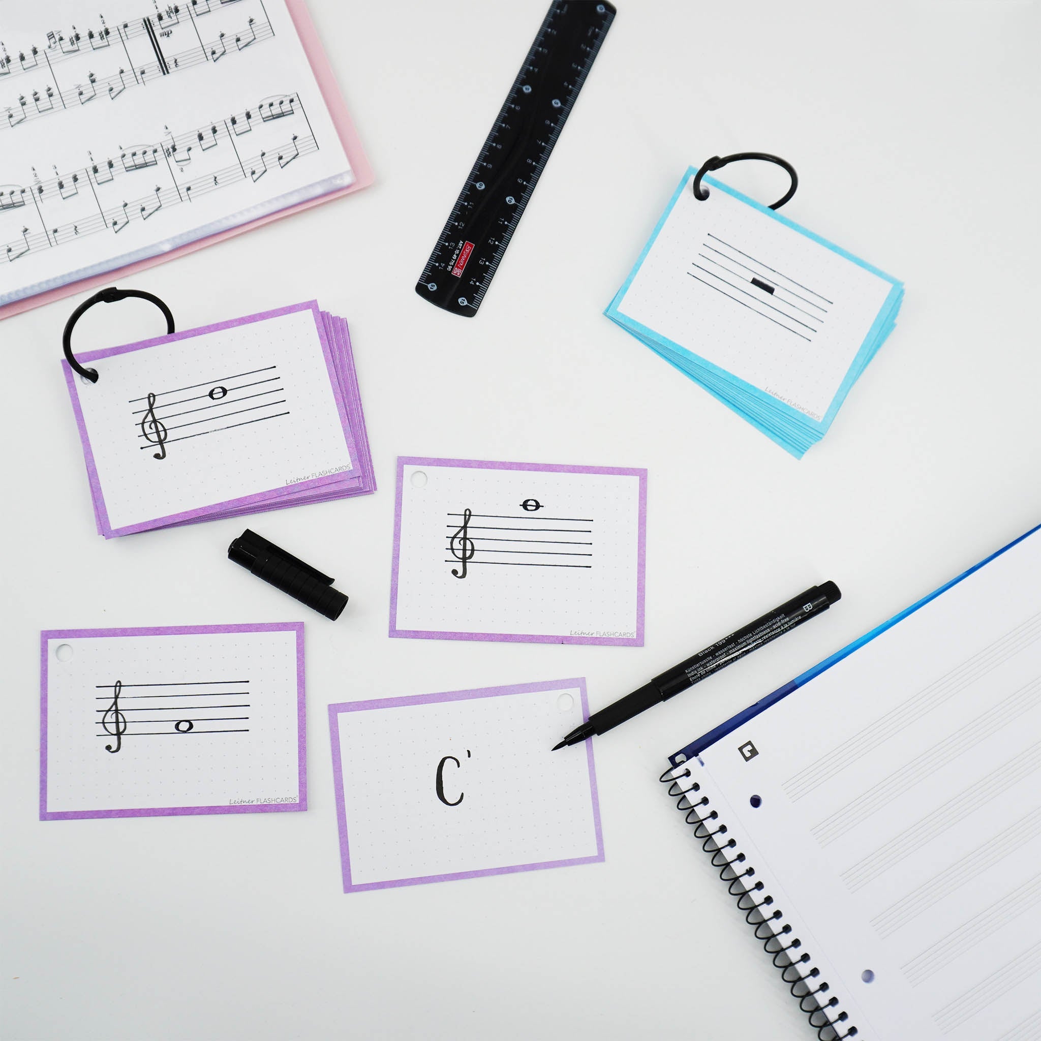Leitner Flashcards A7 Pastel Dotted purple lifestyle 2